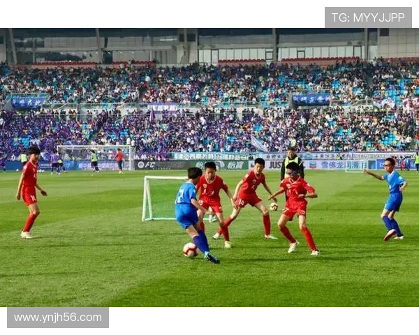 绿茵赛场激情燃烧见证球队荣耀与球员拼搏瞬间