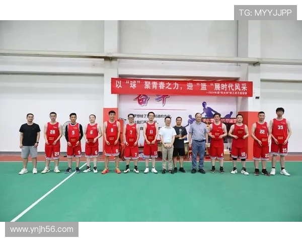 篮球的魅力与精神：探索篮球运动背后的团队协作与个人荣耀