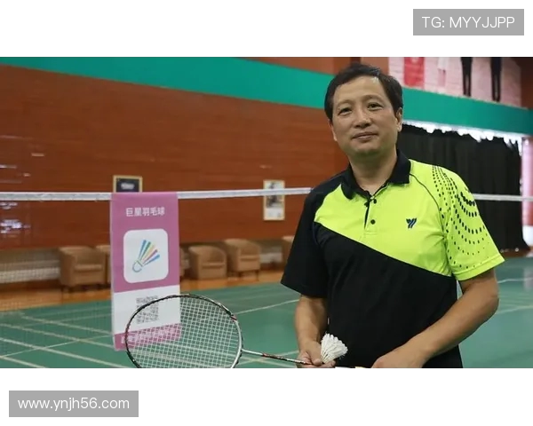 成都与南京羽毛球队赛后复盘分析力量对比与战术探讨